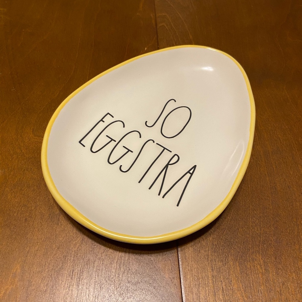 So Eggstra Tray